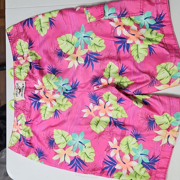 HOLISTER CALIFORNIA swim trunks - Picture 2 of 13